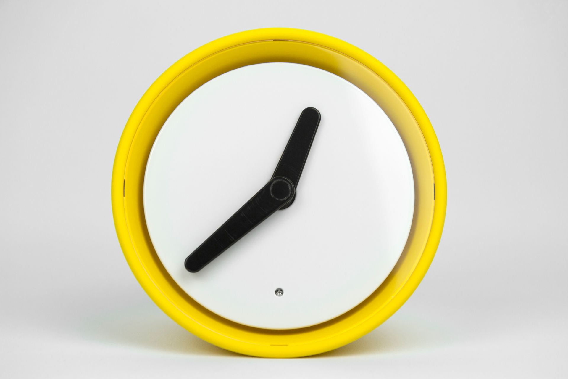 Yellow clock - Dalton, GA - Mark's Auto Glass & Custom, Inc.