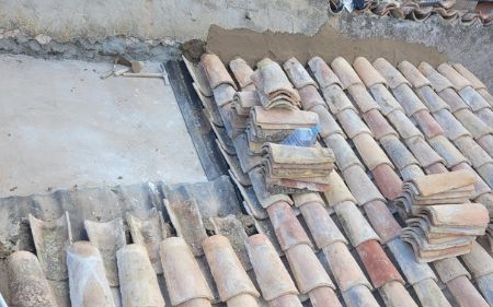 reforma de tejado de tejas antiguas en granada
