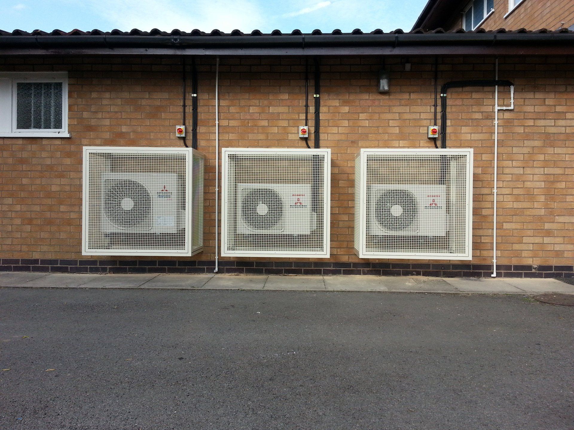 air conditioning installer Leicester - install air conditioning: f gas certified commercial air conditioning units