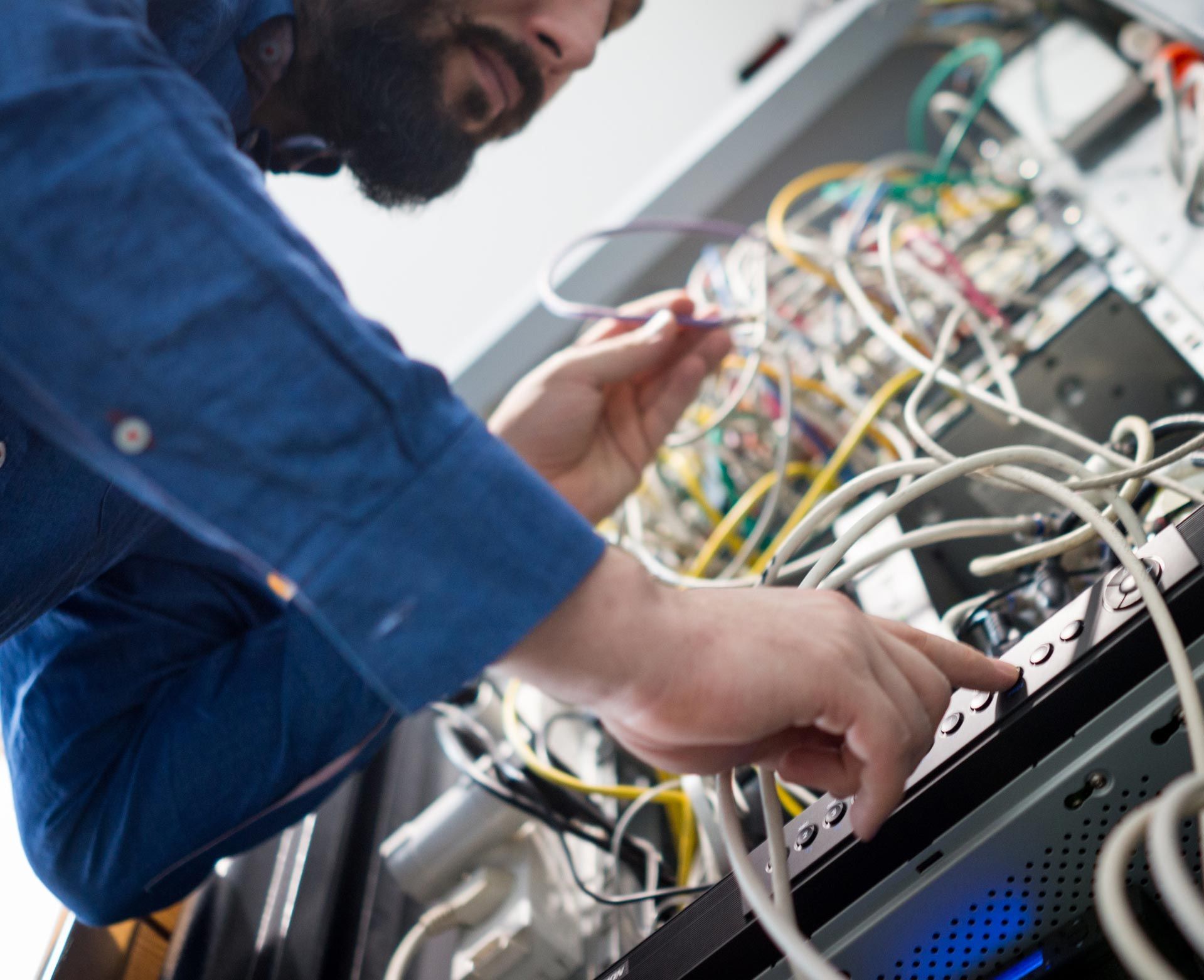 Man Inserts a TV Antenna Cable to a Splitter | Mildura, Vic | a & R Electronics