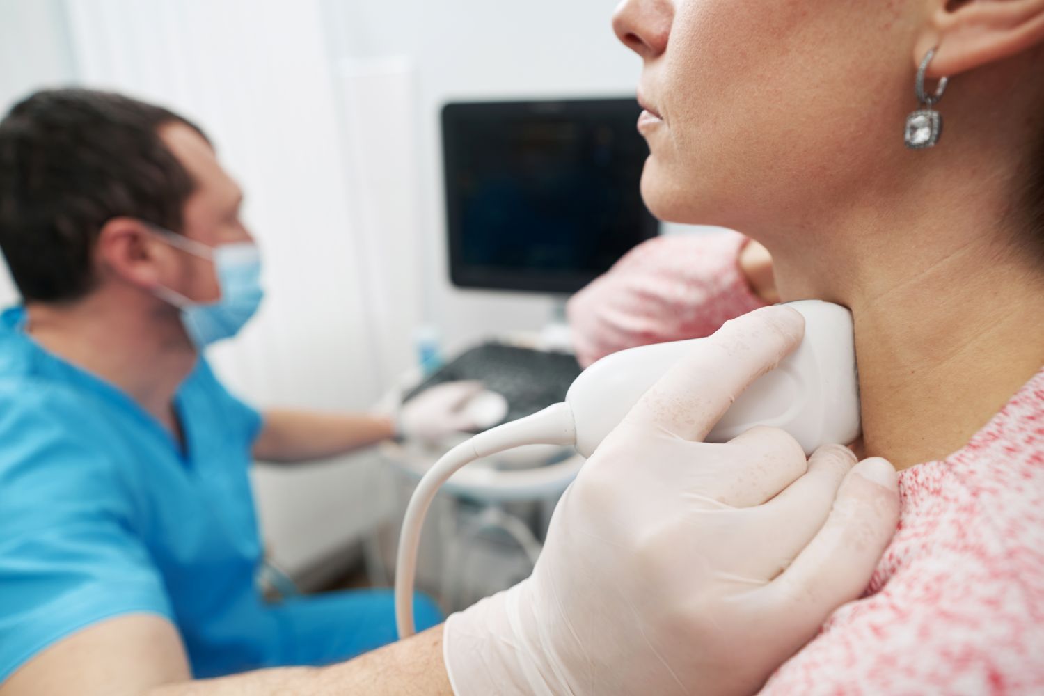 young-woman-undergoing-an-examination-of-thyroid-nodules