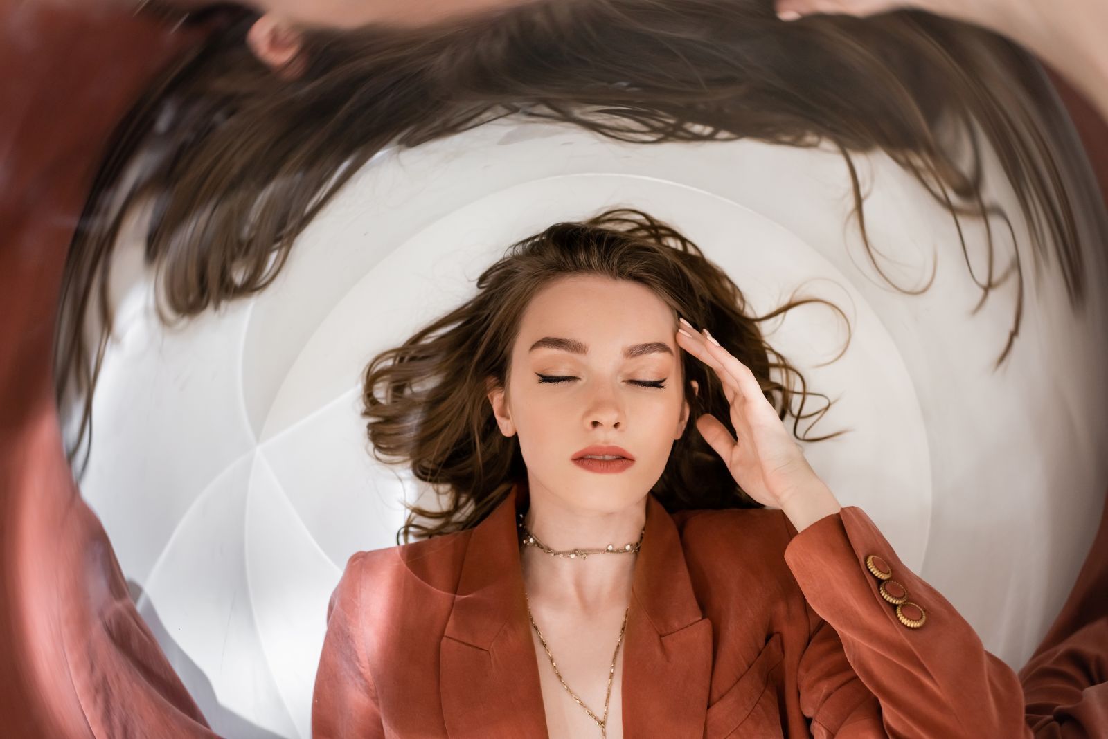young-brunet-woman-experiencing-vertigo