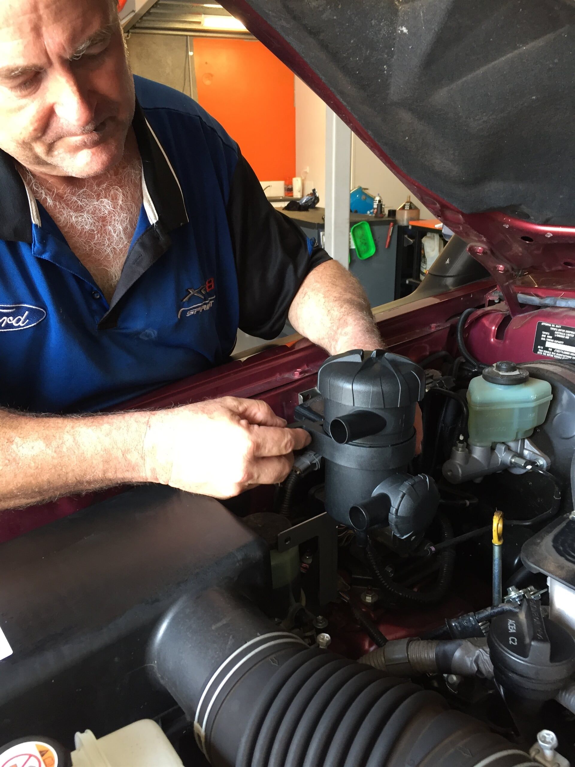 Mechanic Separating Oil — Mechanic in Berrimah, NT