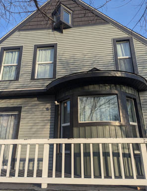 Mastic Carvedwood Vinyl Siding, close up