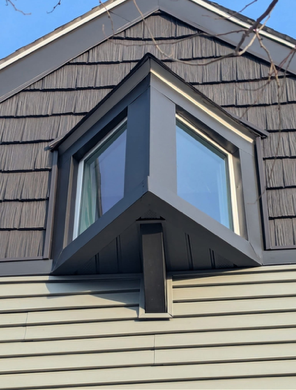 Mastic Carvedwood Vinyl Siding, window
