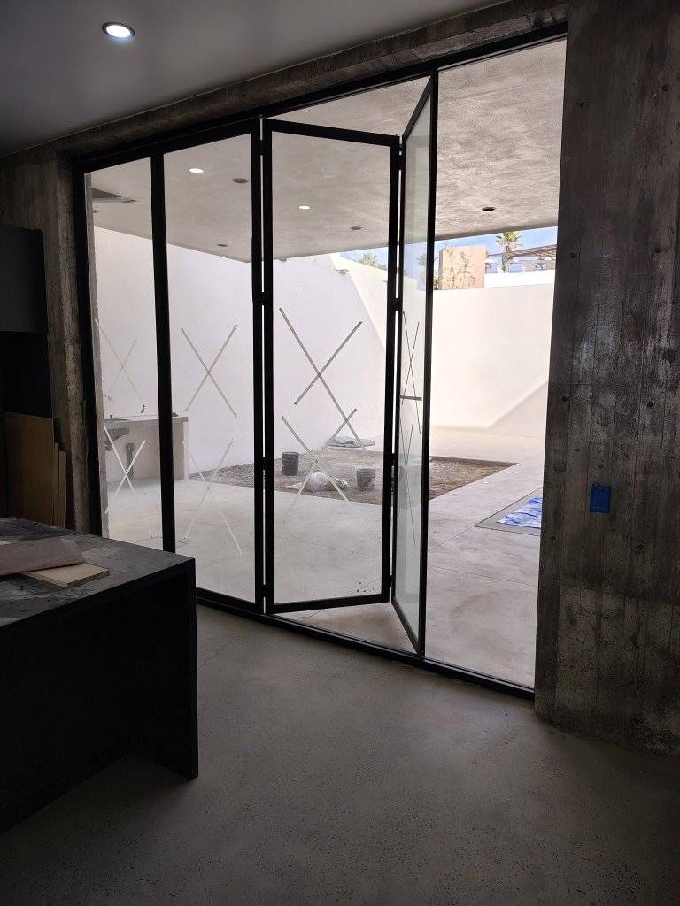 VIDRIERA Y ALUMINIOS VILLALOBOS