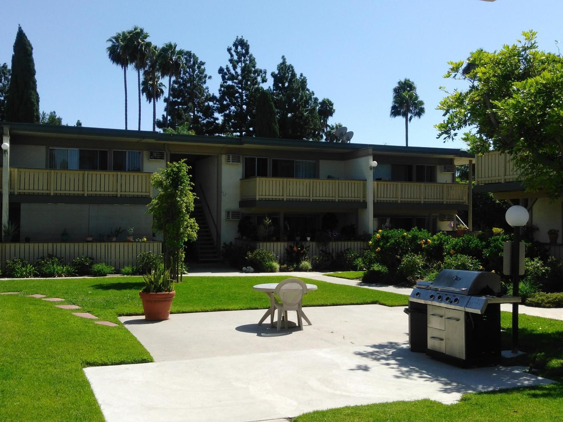Barbecue Area | Santa Clara Apartments