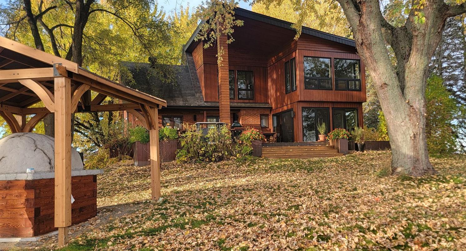 Avant les travaux, automne 2025 Maison à l'automne 2025 avant les travaux prévus avec Biophilia