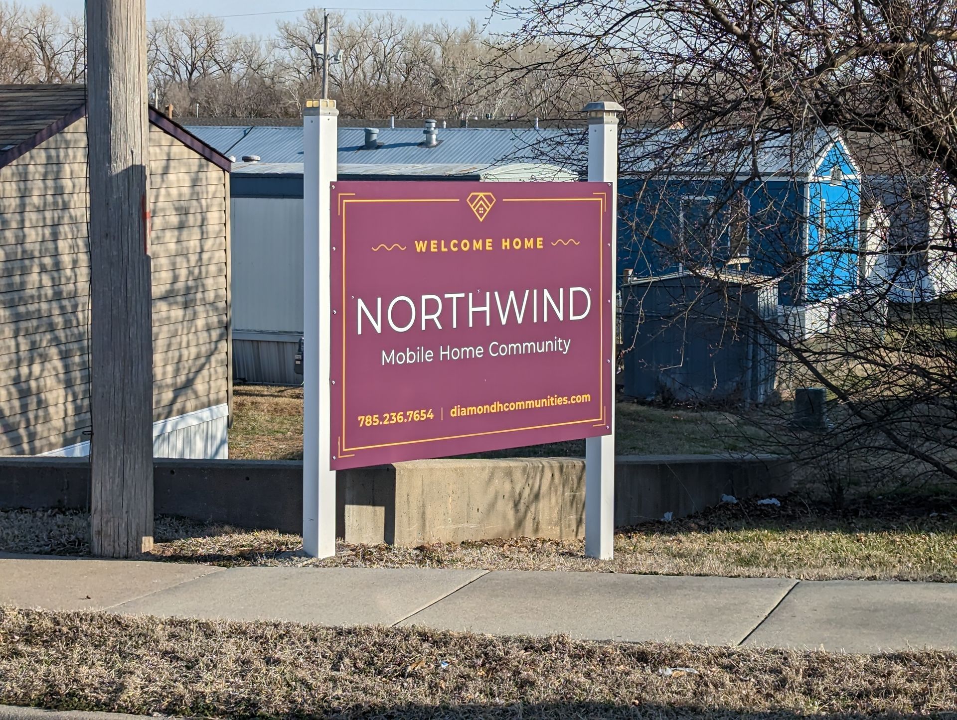 A purple sign that says northwind on it