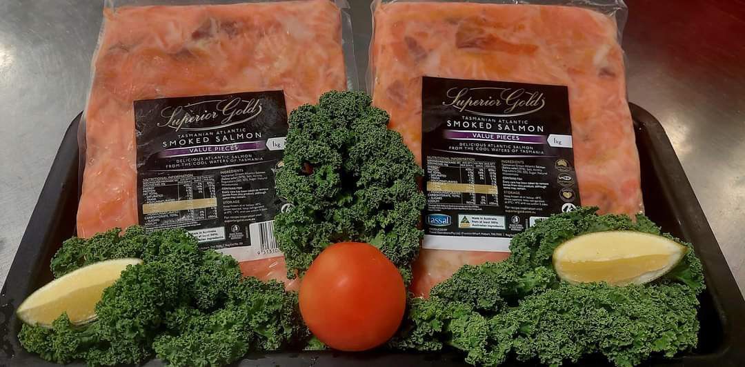 Smoked Salmon with Tomato, lemon and Green Veggies— Seafood Wholesale in Portsmith, QLD