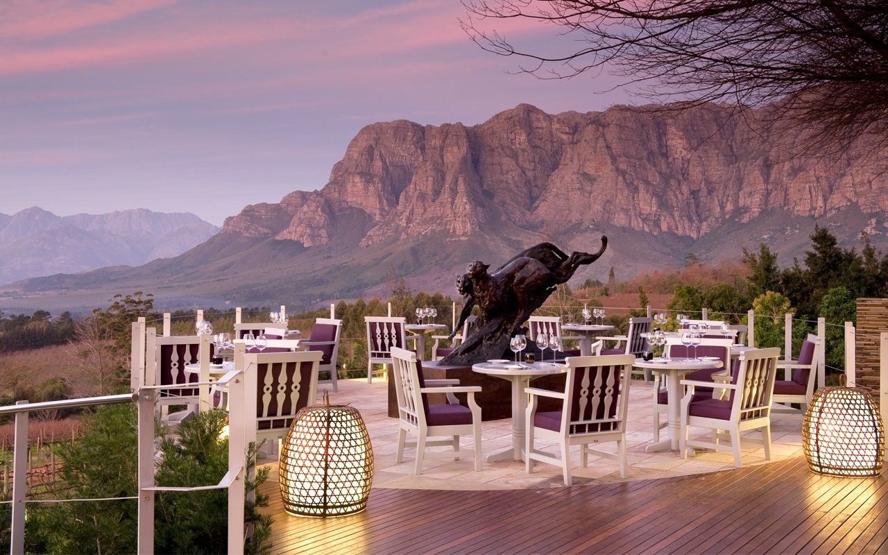 Terrasse mit Blick auf die Klippen in Südafrika