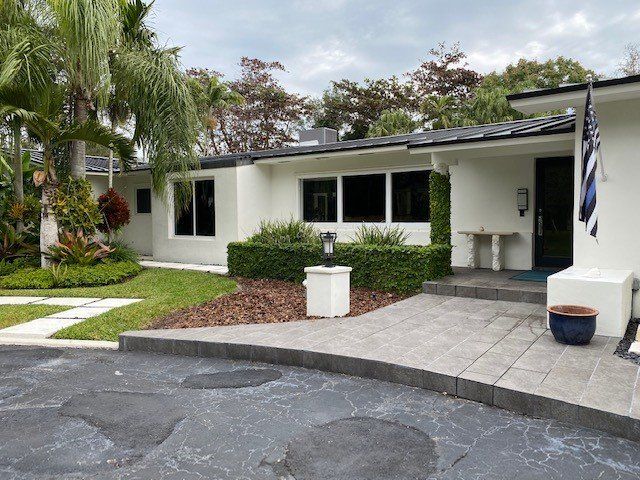 Beautiful House With Trees — Miami, FL — Solar Tint, Inc.
