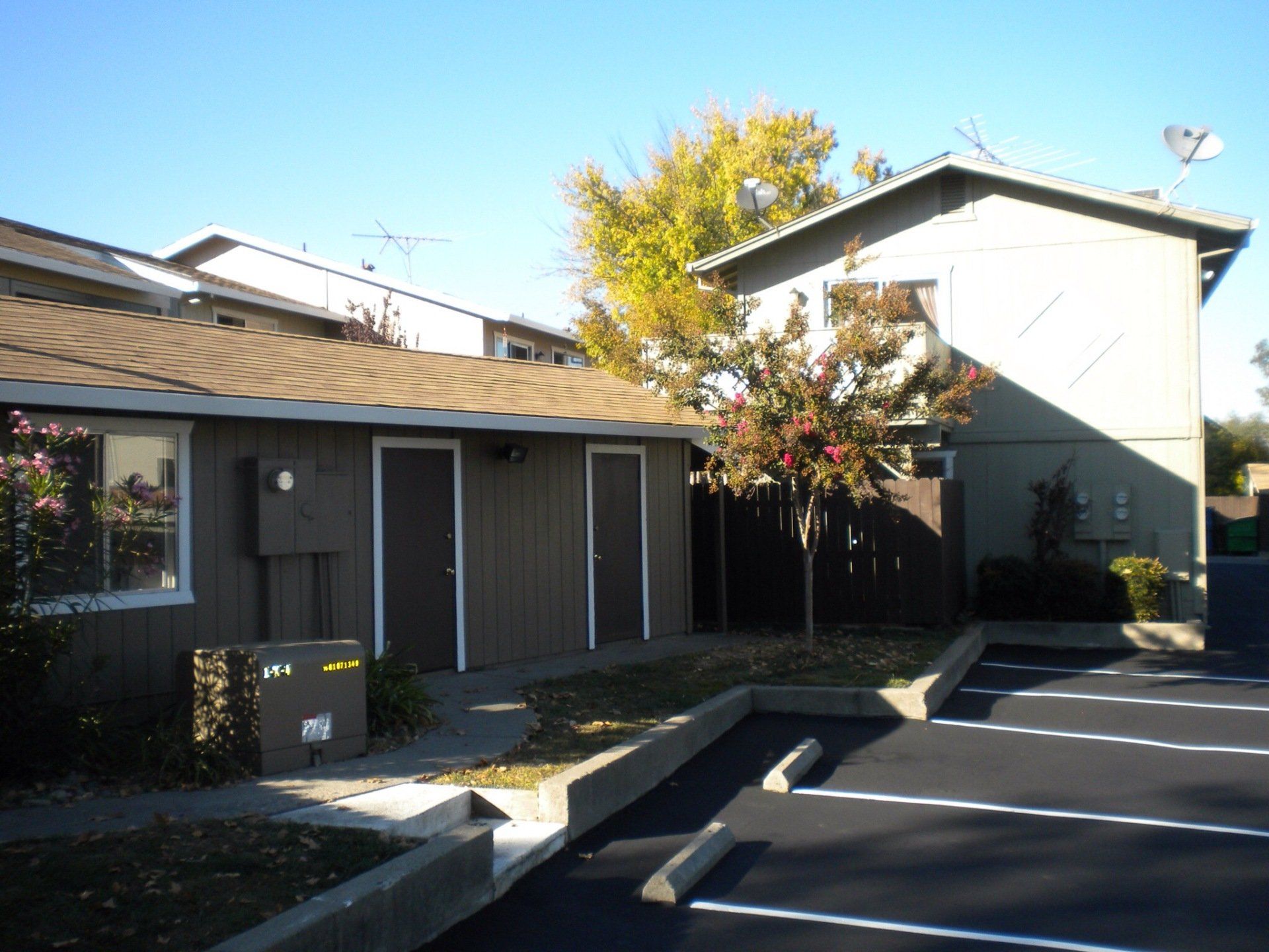 Sutter Oaks exterior