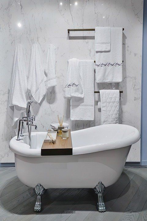 An Expert Guide to Bathtub Reglazing: Costs, Process, and More