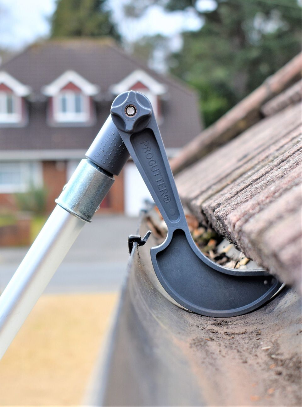 Leading UK supplier of gutter cleaning tools.