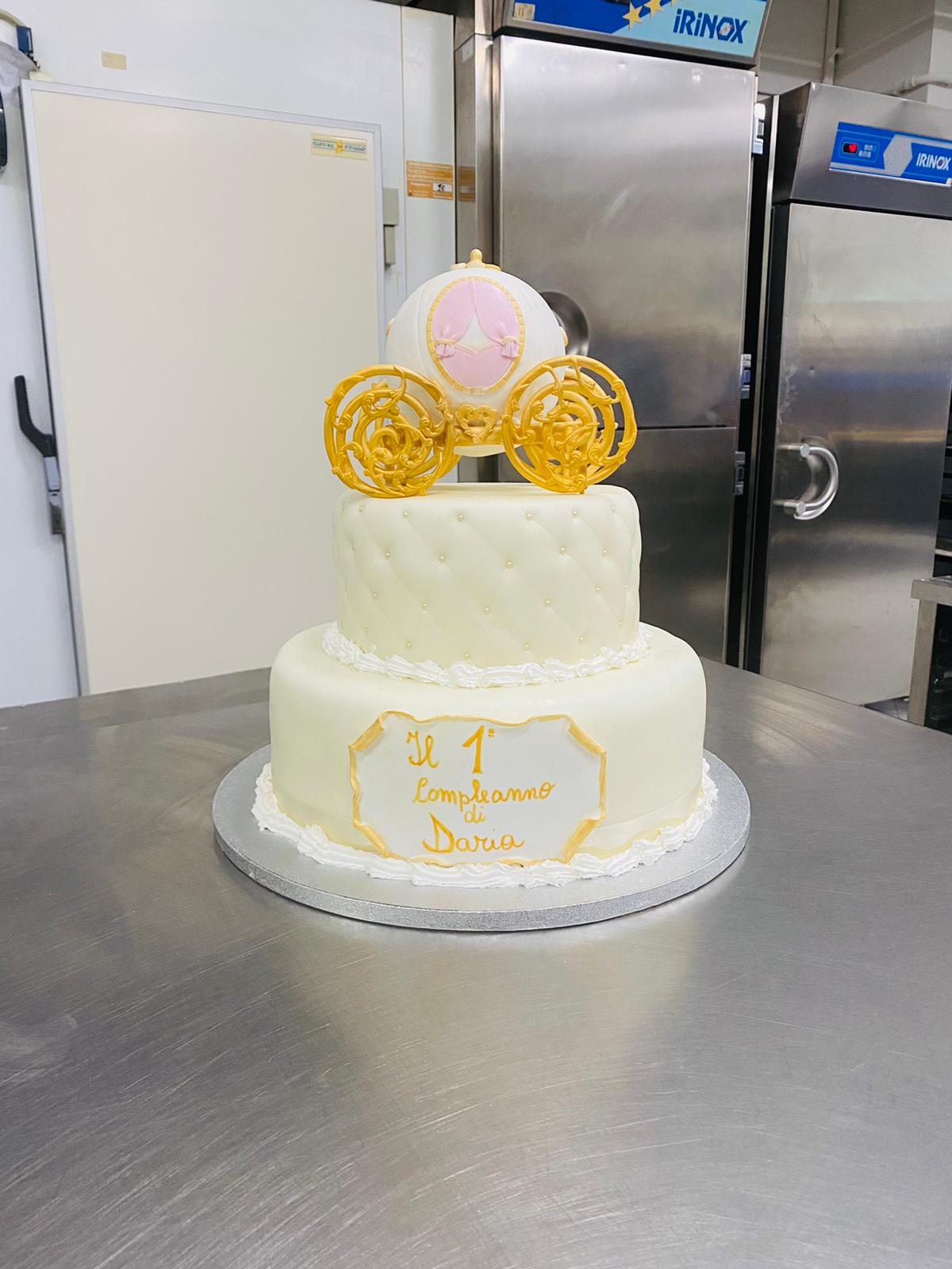 torta pasta di zucchero