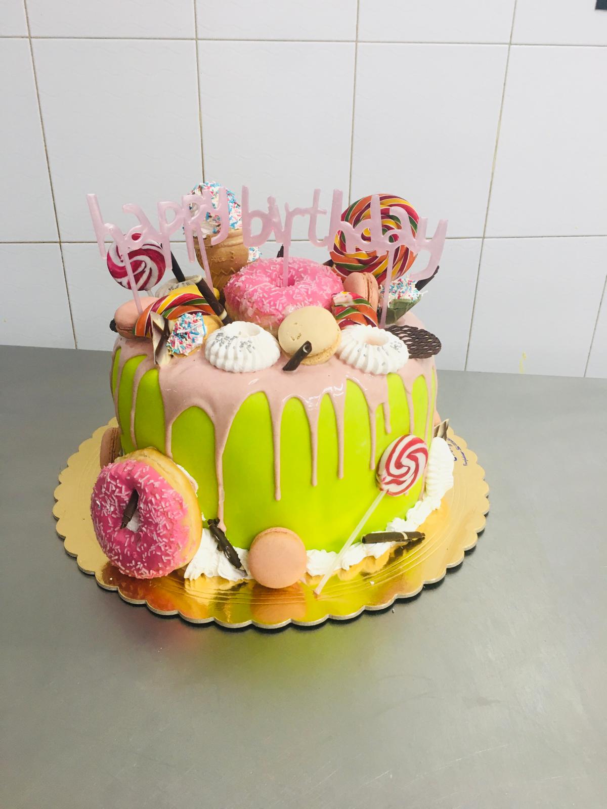 torta pasta di zucchero