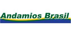 Logotipo de Andamios Brasil, un texto verde con una línea amarilla y azul debajo.