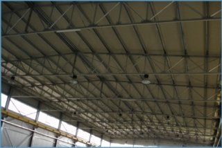 Installazione lampade per capannone industriale