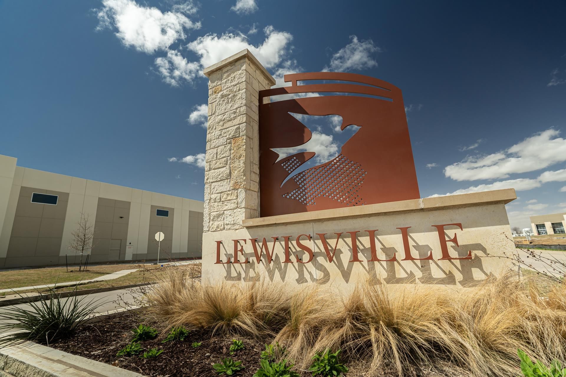 city of Lewisville, TX sign