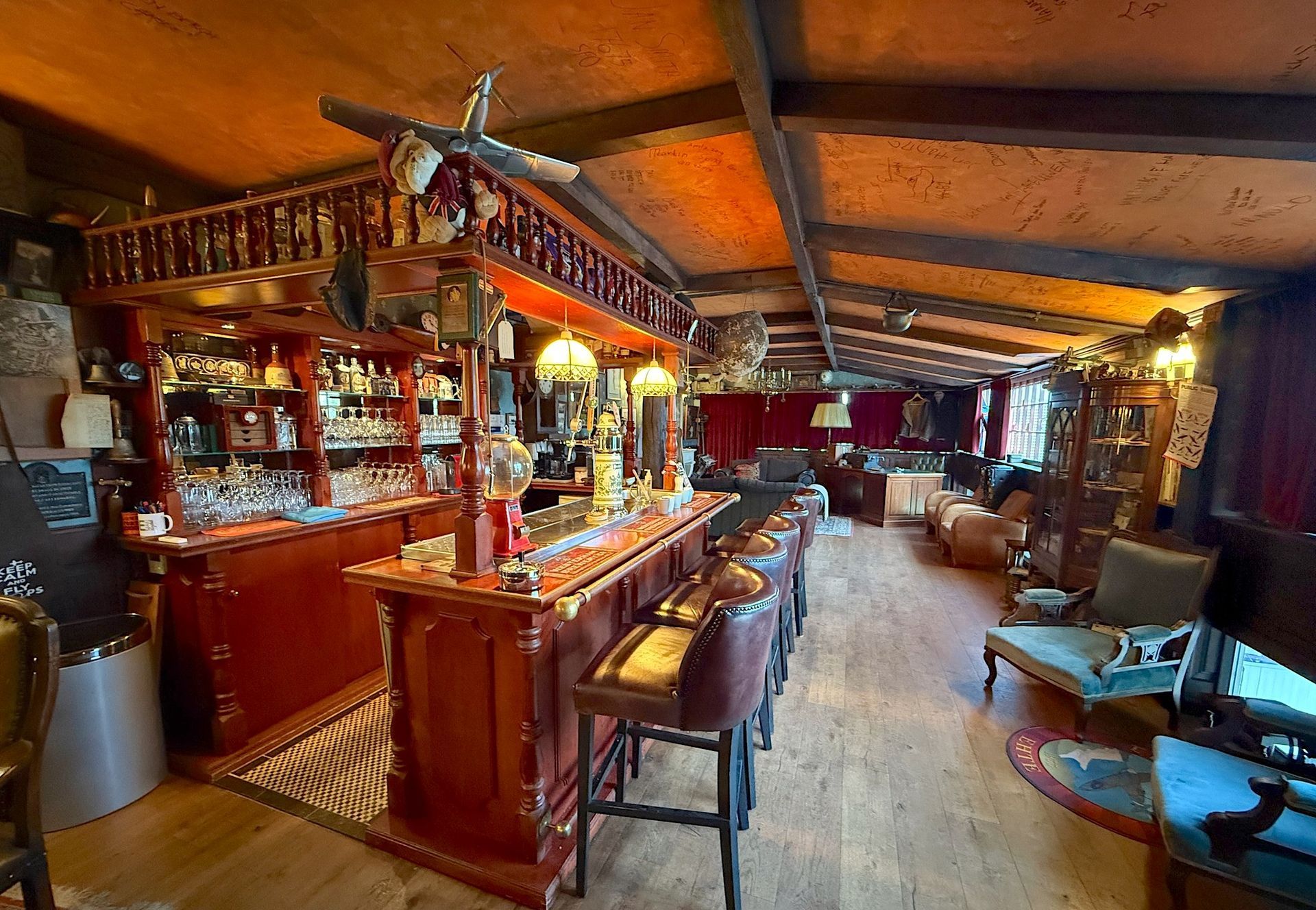 merlin inn, gethematiseerde prive bar
