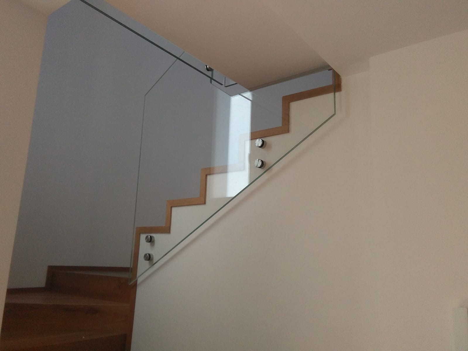 parapetto in vetro temperato