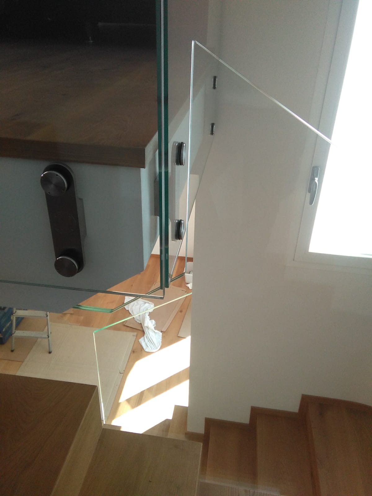 produzione di balaustre in vetro