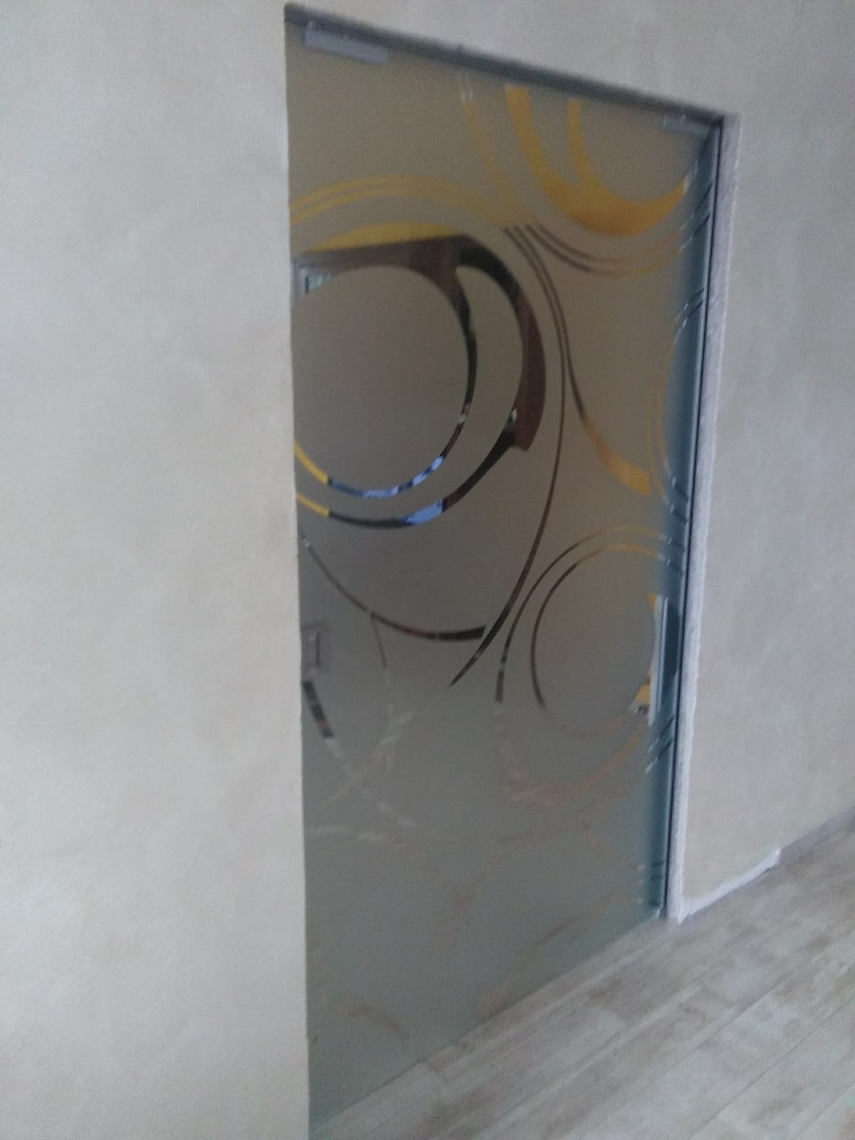 porte in vetro decorate