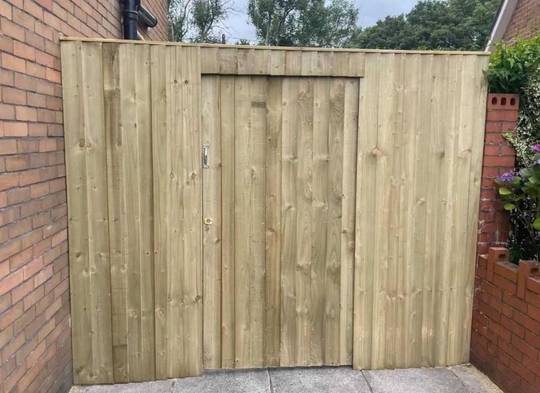J&Z Fencing featheredge wooden side gate with panels in Adamsdown