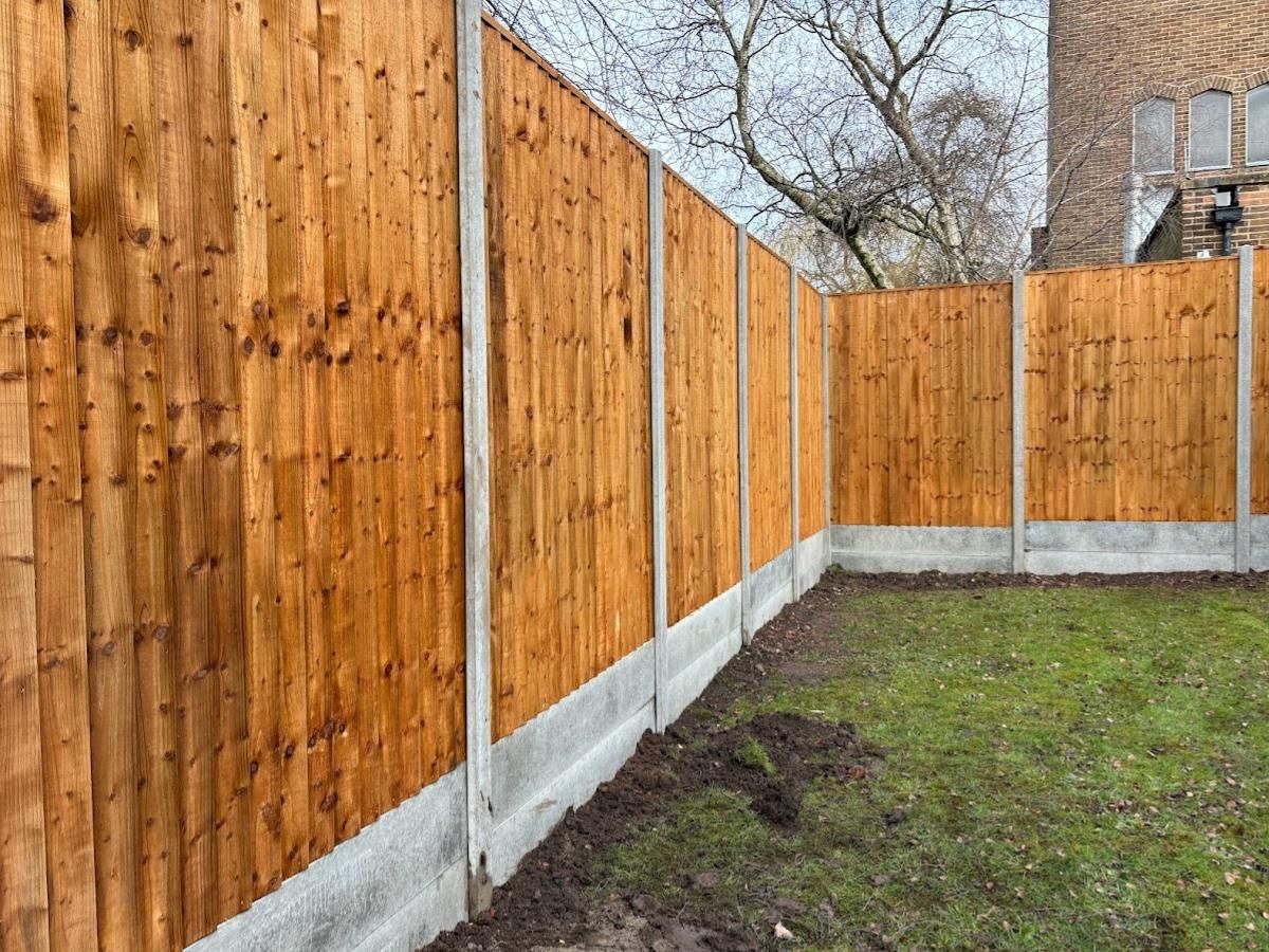 J&Z Fencing featheredge boards fencing with concrete posts and gravel boards in St Athan