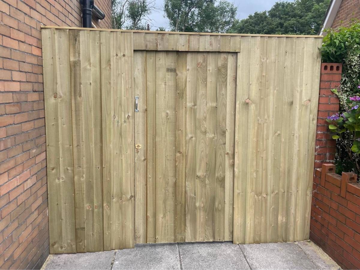 J&Z Fencing featheredge wooden side gate with panels in St Athan