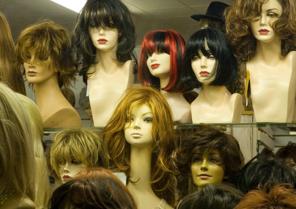 produzione e vendita di parrucche su misura