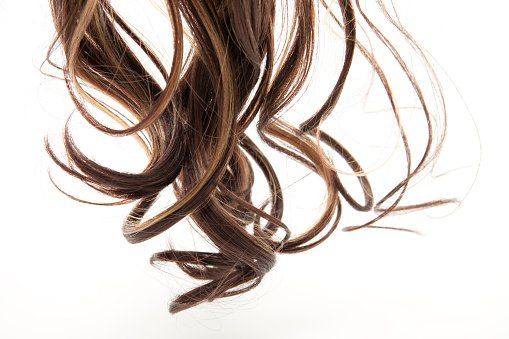 extension realizzate con capelli naturali o sintetici