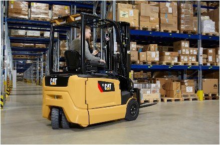 carrello elevatore con punzone