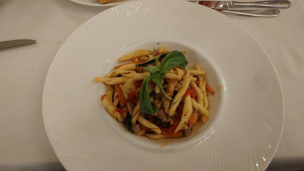 pasta con pomodorini freschi e basilico