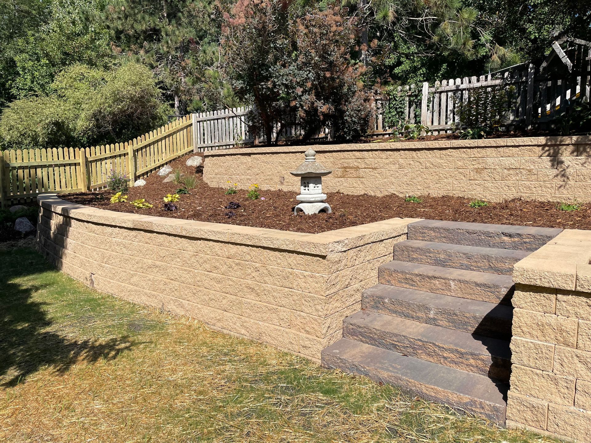 retaining wall contractor in Bloomington MN