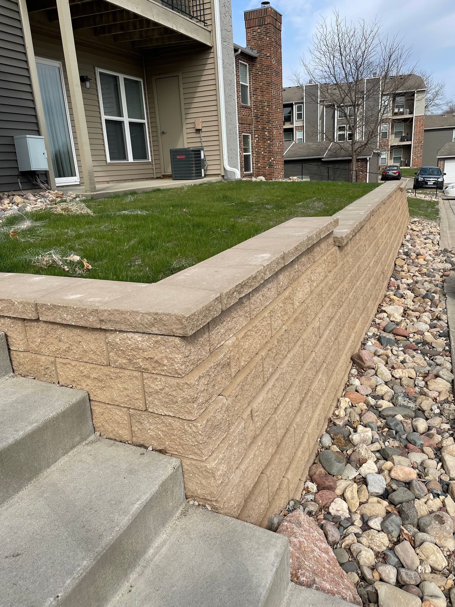 retaining wall install and design