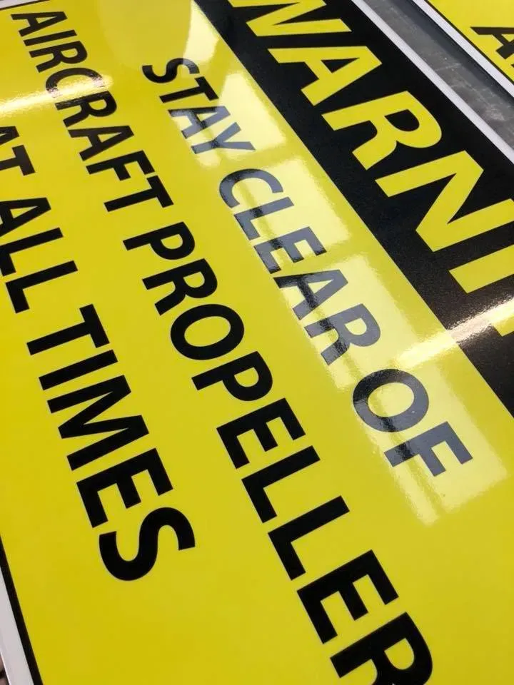 A yellow sign that says 