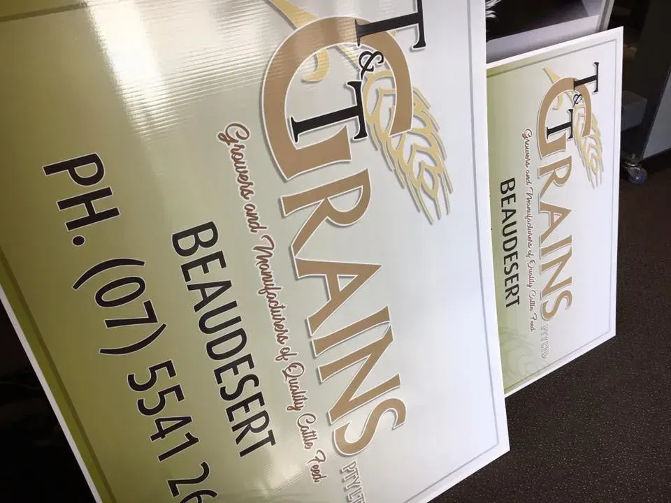 A sign that says terrains beaudesert on it