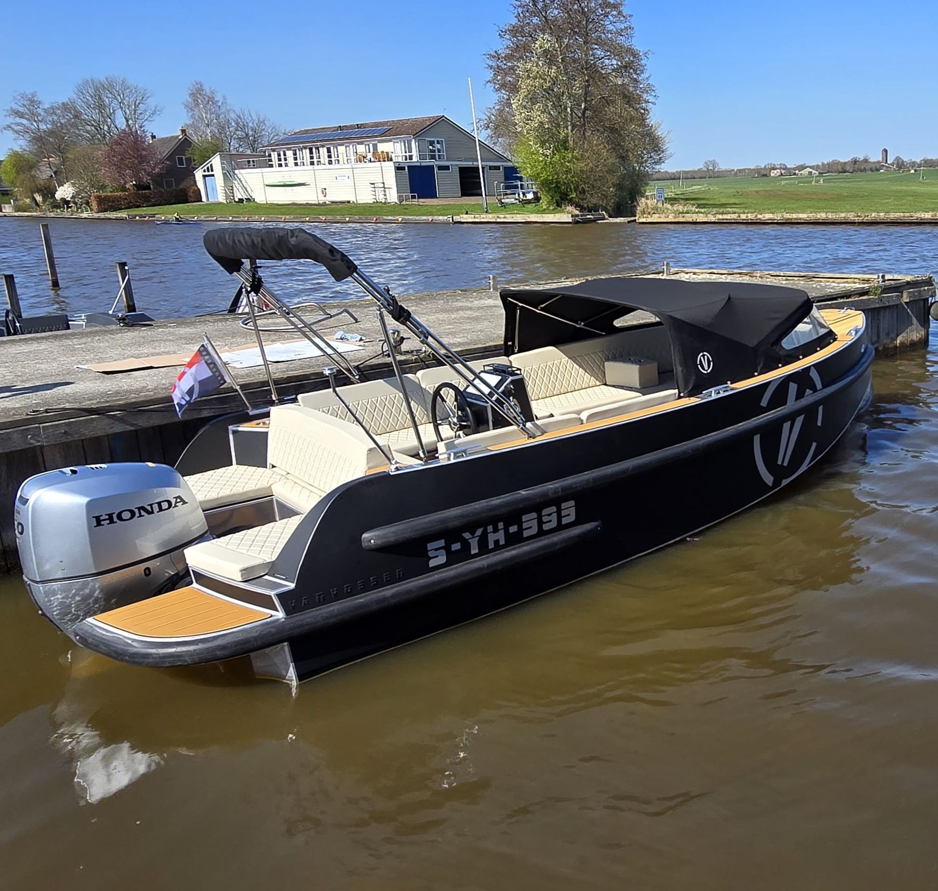 PT Tampubolon Sloep Dutch Desain