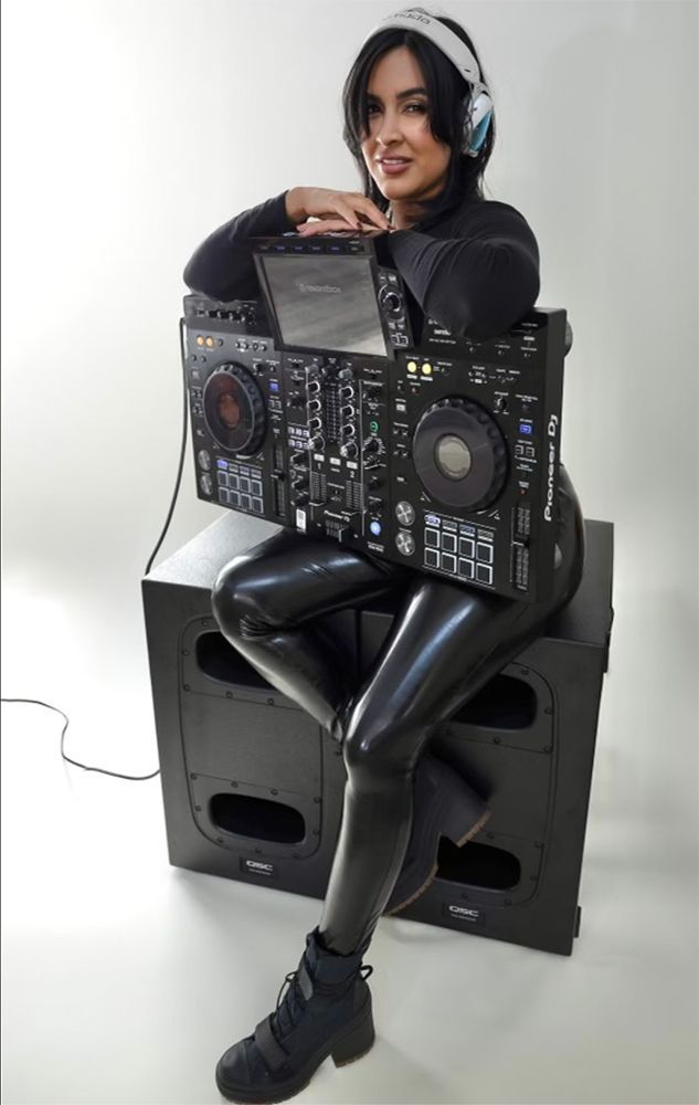 DJ Andrei, Bilingual DJ