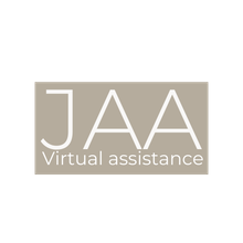 Een logo van  JAA  virtuele assistentie op een beige achtergrond