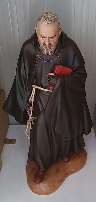 statua padre pio