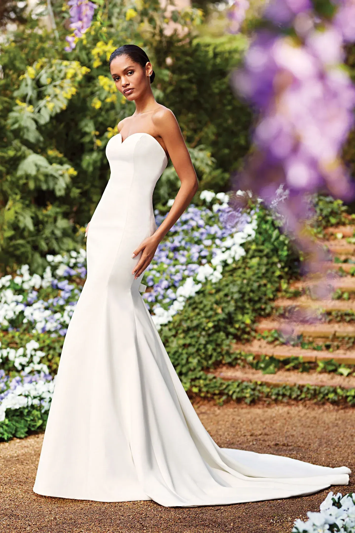 Justin Alexander, Sincerity, 44156
Size 18, Off White
$399.00