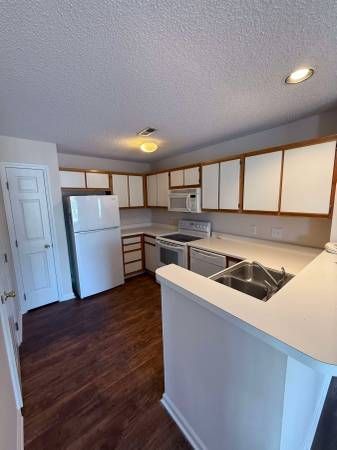 WGP Properties_Breezewood 2 Bed 2 Bath! 04