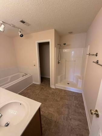 WGP Properties_Breezewood 2 Bed 2 Bath! 05