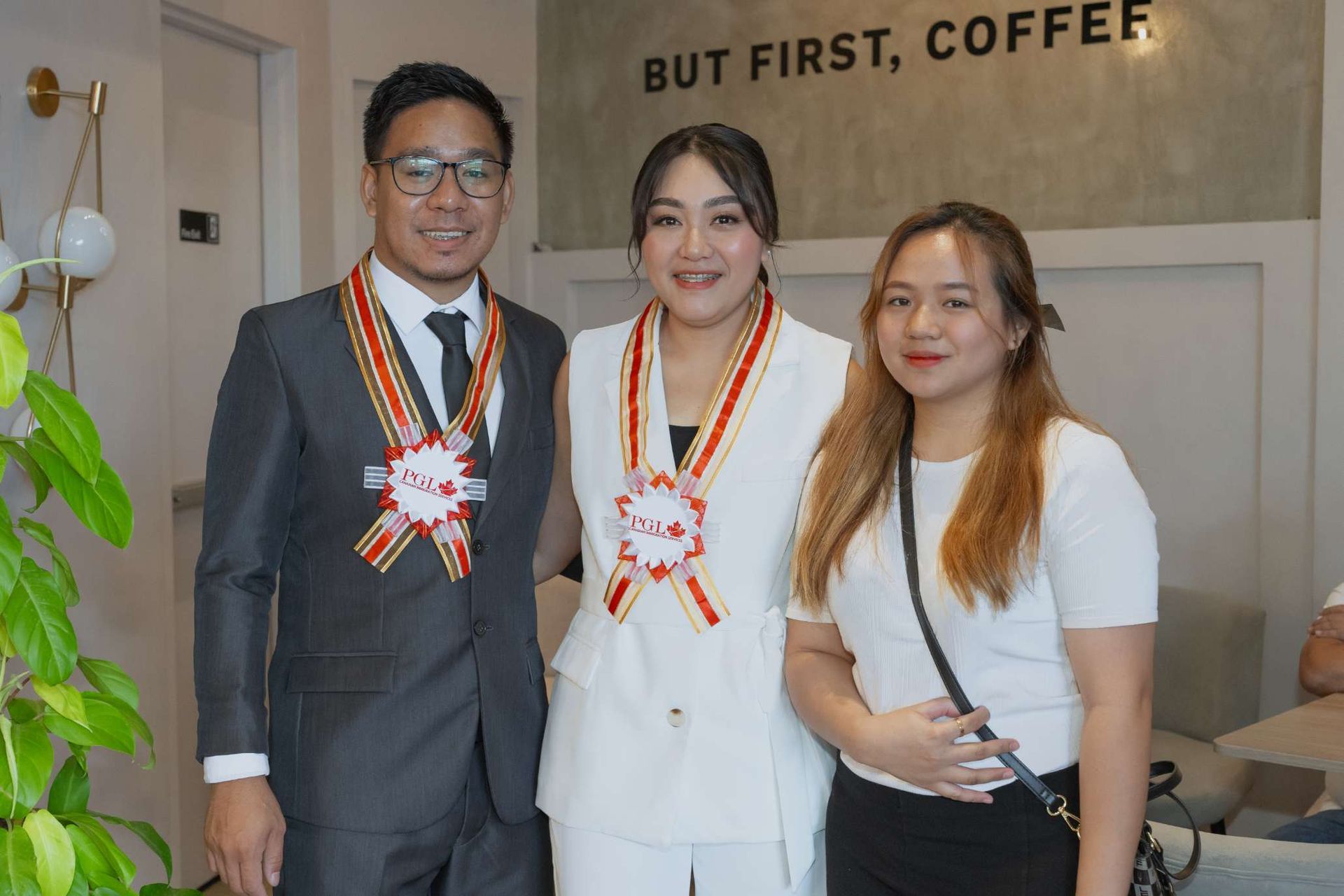 A group of people are posing for a picture together.