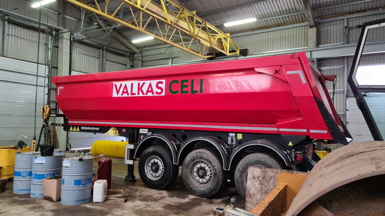 2x pašizgāzēja puspiekabes nomai