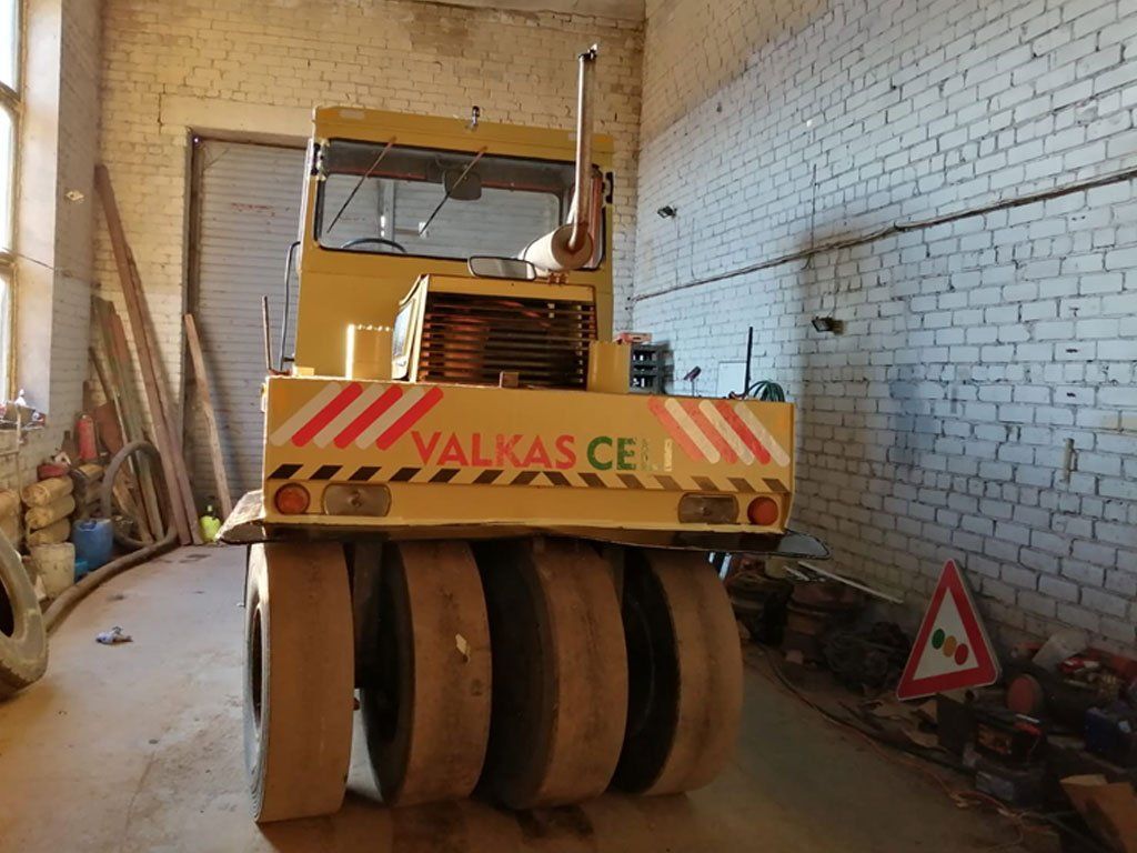 Pneimo riteņu veltnis 8 t, noma