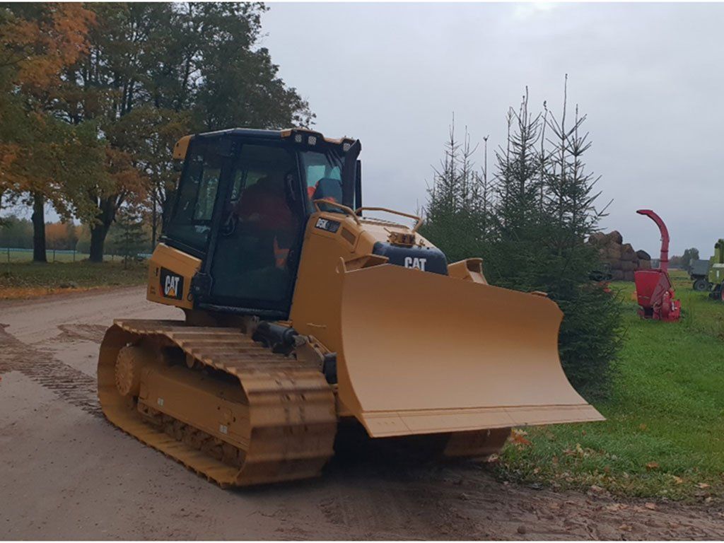 CATERPILLAR D5 Buldozers  ar 3d automātiku